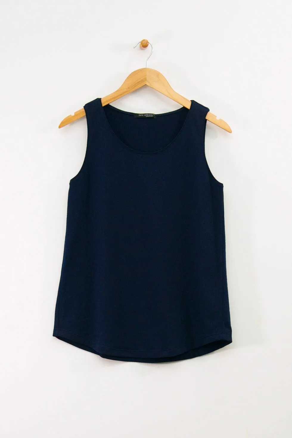 26" Sleeveless Scoop Neck Tank