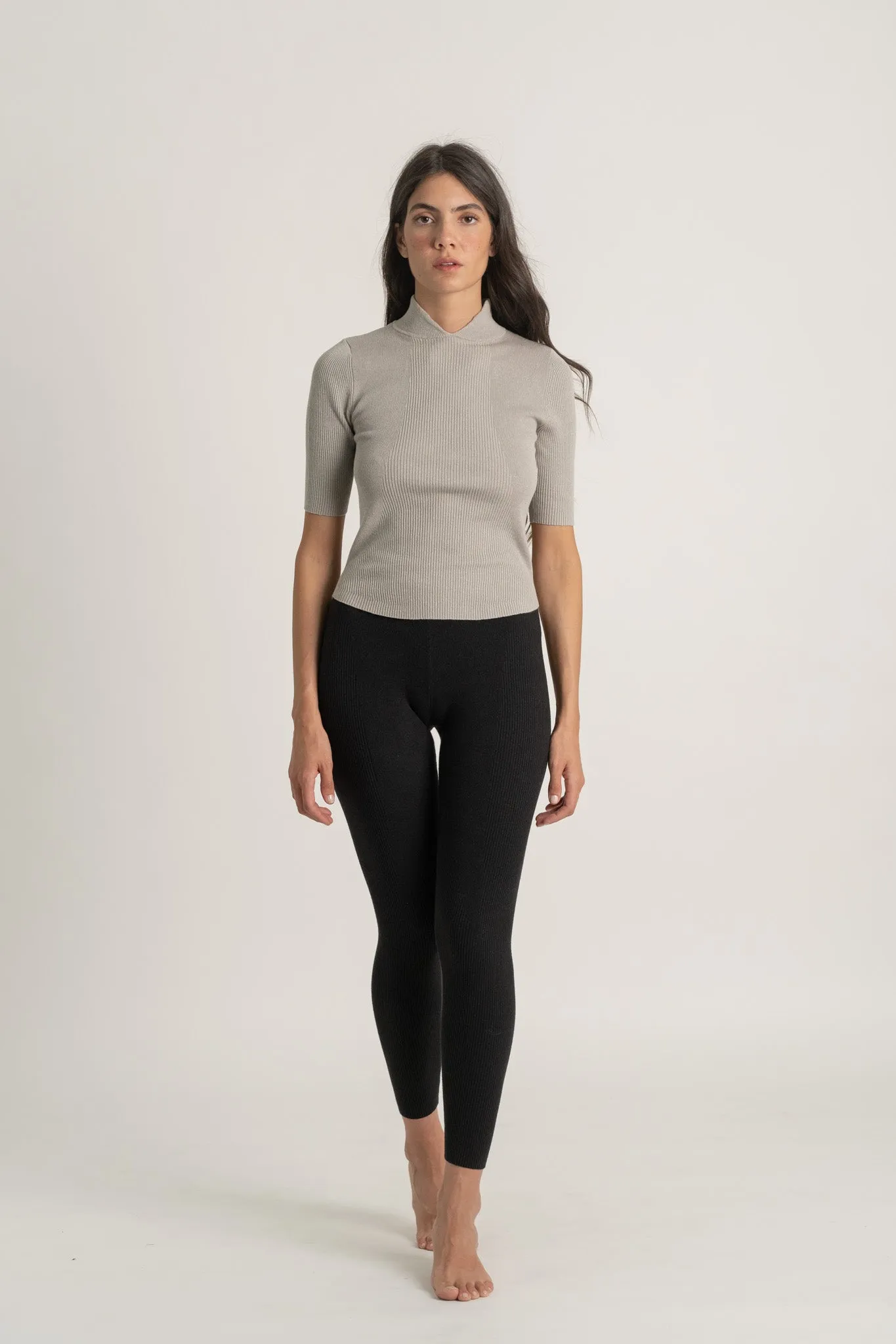 Ribbed Linen Entonnoir Top in Pebble Grey